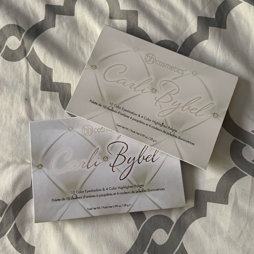 💄Carli Bybel Eyeshadow & Highlighter Palette